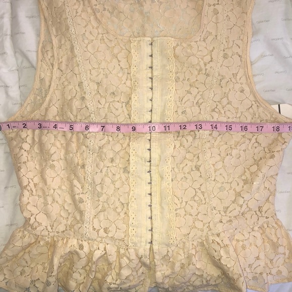 Cream Lace Vest Top Pretty! - Picture 7 of 7